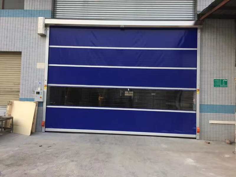 軟簾門-自動軟簾門軟簾散發的氣味有沒有毒？